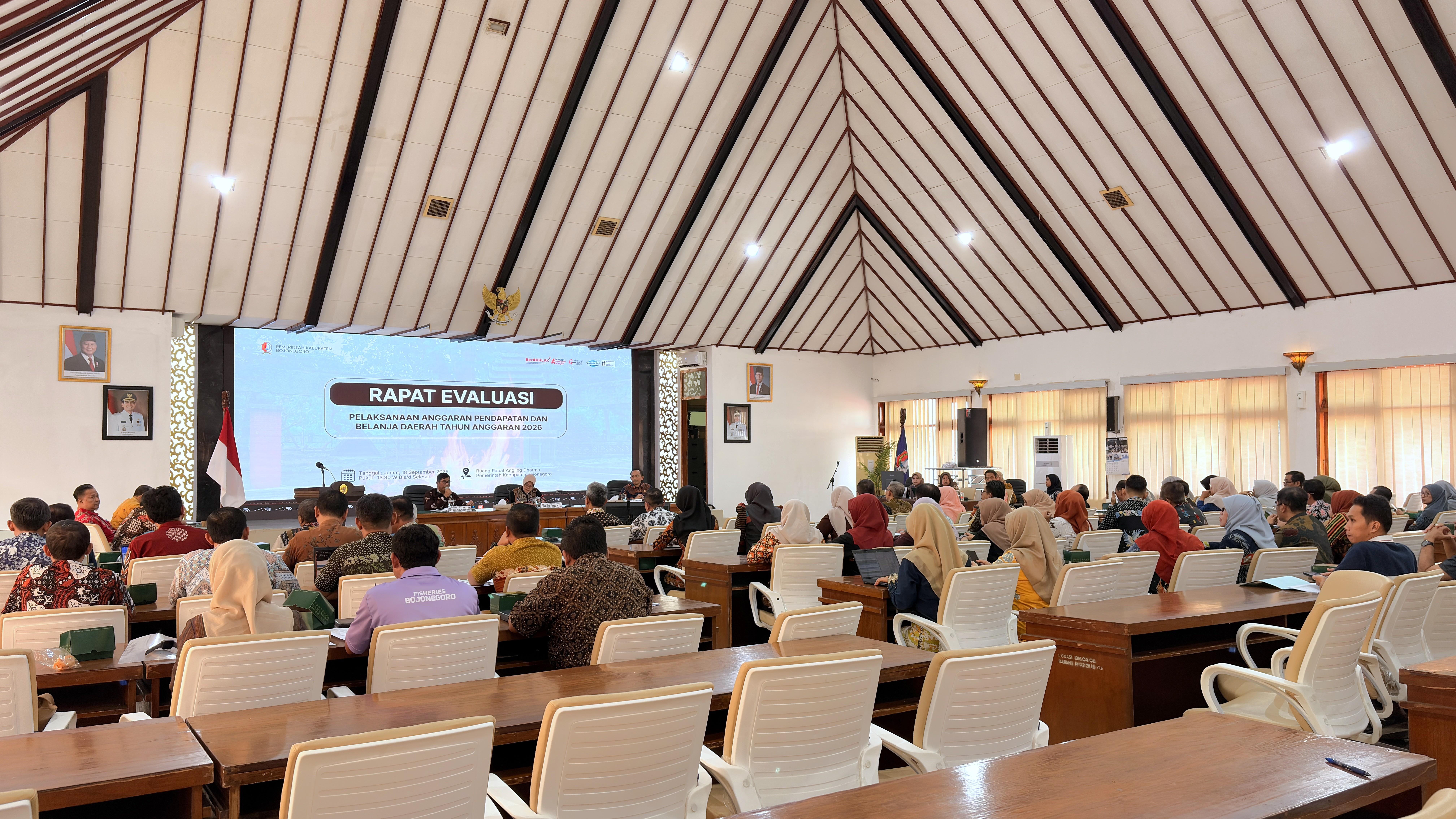Rapat Evaluasi Pelaksanaan APBD Tahun Anggaran 2026, Komitmen Kepala Organisasi Perangkat Daerah Lingkup Pemerintah Kabupaten Bojonegoro untuk Optimalkan Penyerapan Anggaran